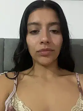 Snapshot of BrittanyDiaz chatting on July 4, 4:18 am BrittanyDiaz online show from July 4, 4:18 am