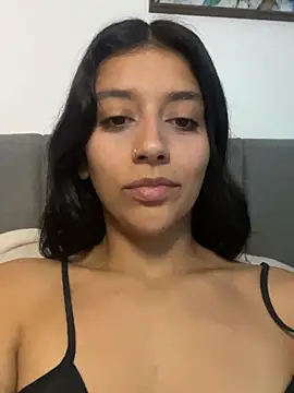 Snapshot of BrittanyDiaz chatting on July 21, 8:33 pm BrittanyDiaz online show from July 21, 8:33 pm
