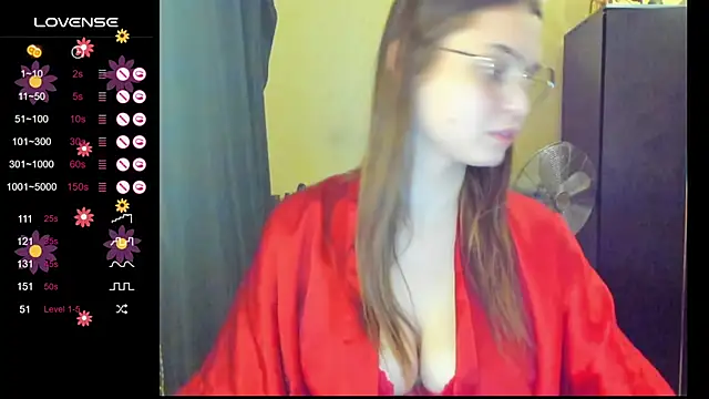 Snapshot of Boni_NeLL__ chatting on February 4, 2:43 pm Boni NeLL   online show from February 4, 2:43 pm