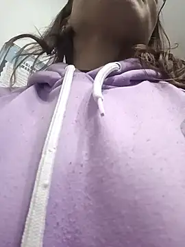 karlamorris  online show from February 8, 6:55 pm