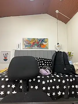 karlamorris  online show from March 19, 1:15 pm