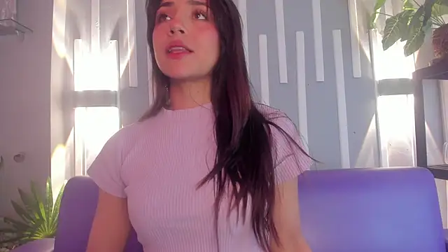 Snapshot of Sophy_SmileSweet chatting on January 3, 2:51 pm Sophy SmileSweet online show from January 3, 2:51 pm