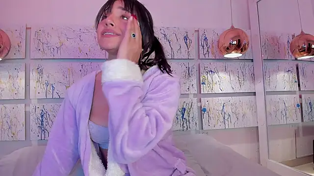 Snapshot of Sophy_SmileSweet chatting on January 21, 2:59 pm Sophy SmileSweet online show from January 21, 2:59 pm