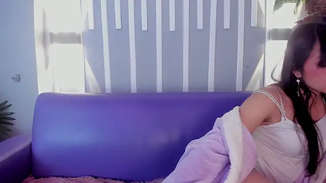 Snapshot of Sophy_SmileSweet chatting on January 27, 2:57 pm Sophy SmileSweet online show from January 27, 2:57 pm