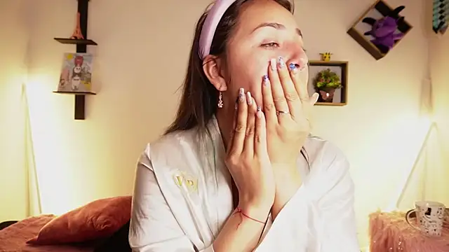 Snapshot of Sophy_SmileSweet chatting on October 22, 11:32 am Sophy SmileSweet online show from October 22, 11:32 am