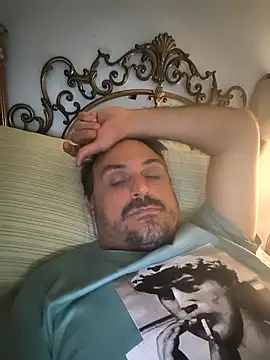 Snapshot of italovene chatting on September 24, 10:46 pm italovene online show from September 24, 10:46 pm