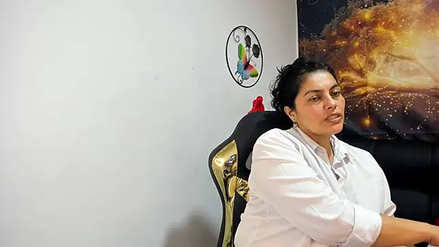 Snapshot of Lust_Mom41 chatting on December 10, 5:11 pm Lust Mom41 online show from December 10, 5:11 pm