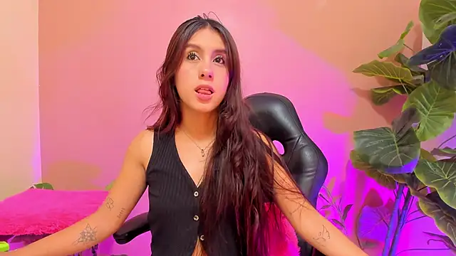 AlanaJones1 online show from March 15, 4:02 am