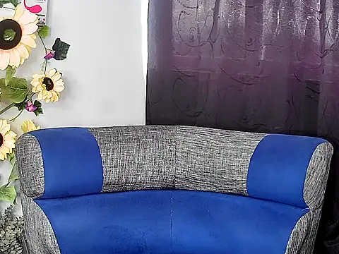 Snapshot of Loraine_Ortiz chatting on November 18, 8:13 pm Loraine Ortiz online show from November 18, 8:13 pm