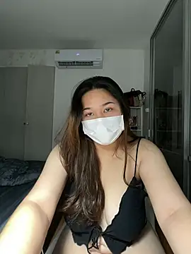 Snapshot of iamMalixxx chatting on December 15, 1:00 pm iamMalixxx online show from December 15, 1:00 pm