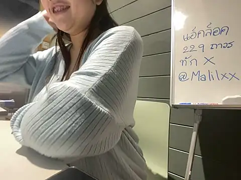 Snapshot of iamMalixxx chatting on December 29, 6:03 am iamMalixxx online show from December 29, 6:03 am