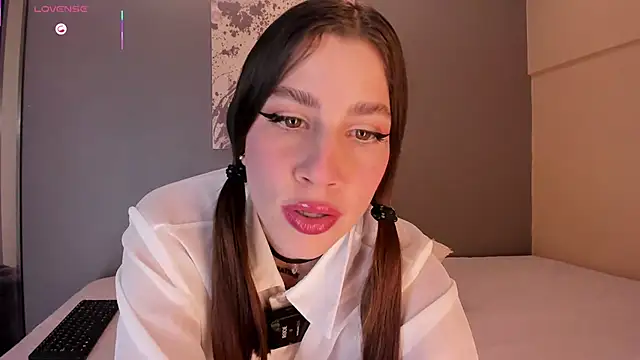 Snapshot of LynnSam_ chatting on September 27, 11:10 pm LynnSam online show from September 27, 11:10 pm