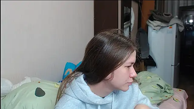 leila bambi  online show from January 15, 4:21 pm