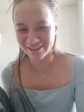 leila bambi  online show from February 13, 11:28 am