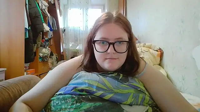 DesireMelissa online show from December 18, 9:04 am