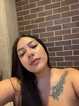 Snapshot of Latina_vanessa chatting on May 12, 1:14 am Latina vanessa online show from May 12, 1:14 am