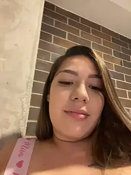 Snapshot of Latina_vanessa chatting on August 4, 3:21 am Latina vanessa online show from August 4, 3:21 am