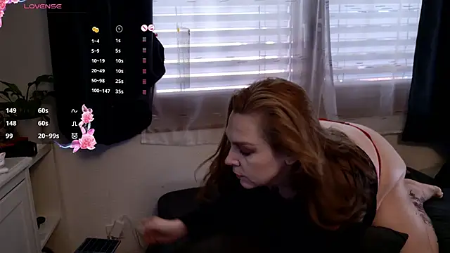 Big Beautiful MILF online show from September 18, 12:51 pm