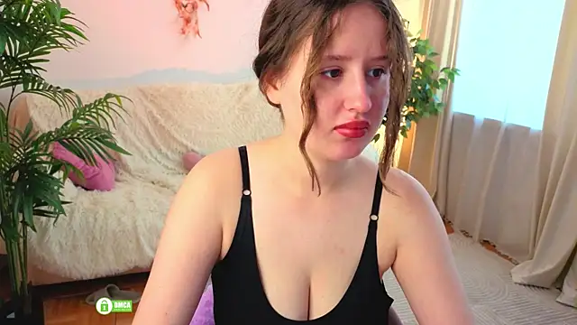 Snapshot of SquirtBabee chatting on August 8, 10:50 am SquirtBabee online show from August 8, 10:50 am