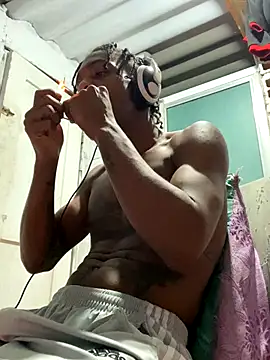 Larry-n-clouds online show from November 23, 3:17 am