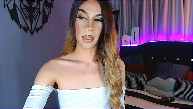 camila hootie online show from December 15, 3:13 am