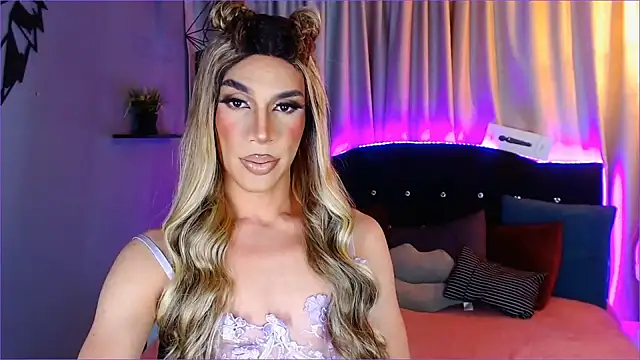 camila hootie online show from December 23, 4:01 am