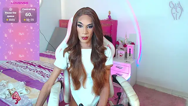 camila hootie online show from December 20, 9:44 pm