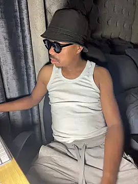 Snapshot of JaroDawg47 chatting on June 2, 7:27 pm JaroDawg47 online show from June 2, 7:27 pm
