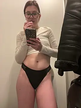 RinaCat online show from February 8, 8:20 am