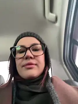 RinaCat online show from February 9, 5:40 am