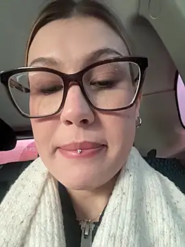 RinaCat online show from October 4, 5:27 am