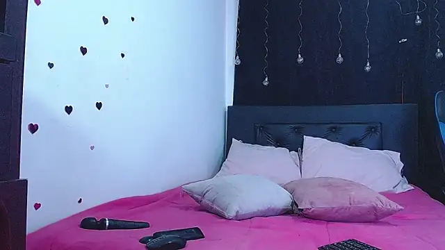 Snapshot of Georgina_Copper chatting on February 21, 8:43 pm Georgina Copper online show from February 21, 8:43 pm