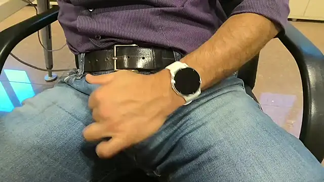 alessandroman2114 online show from October 8, 4:37 pm