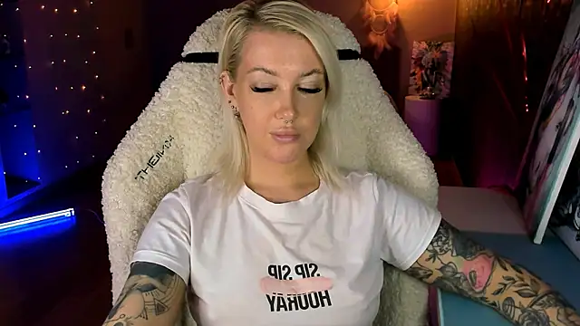 tykioty Miley online show from April 10, 12:43 pm