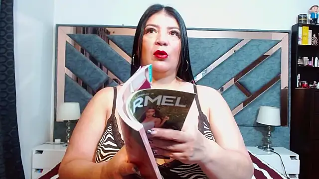 KarlaTesg online show from February 4, 9:15 am