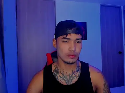 Snapshot of thomas_latin_boy chatting on September 12, 1:49 am thomas latin boy online show from September 12, 1:49 am