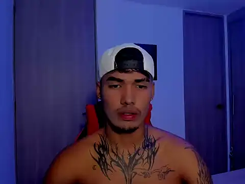 Snapshot of thomas_latin_boy chatting on September 14, 6:40 pm thomas latin boy online show from September 14, 6:40 pm
