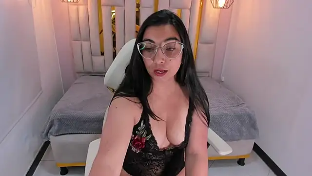 Karla hernandez  online show from February 4, 1:59 pm