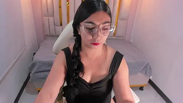 Karla hernandez  online show from February 13, 11:06 am