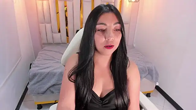 Karla hernandez  online show from February 13, 5:11 pm