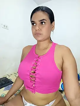 Snapshot of AntonellaShot chatting on September 18, 7:10 am AntonellaShot online show from September 18, 7:10 am