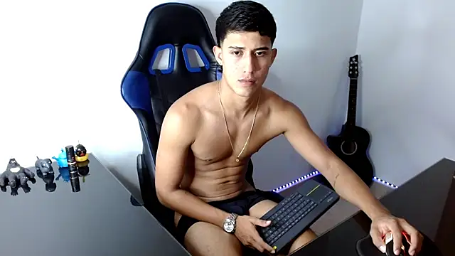 Snapshot of Juan_da01 chatting on December 10, 1:32 am Juan da01 online show from December 10, 1:32 am