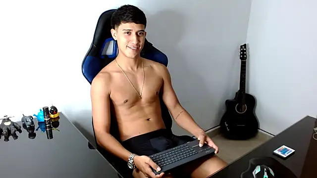 Snapshot of Juan_da01 chatting on December 12, 1:43 am Juan da01 online show from December 12, 1:43 am