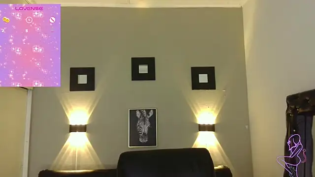 ashley Tompson1 online show from February 11, 12:27 pm