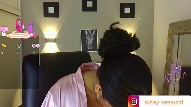 ashley Tompson1 online show from March 3, 6:22 pm