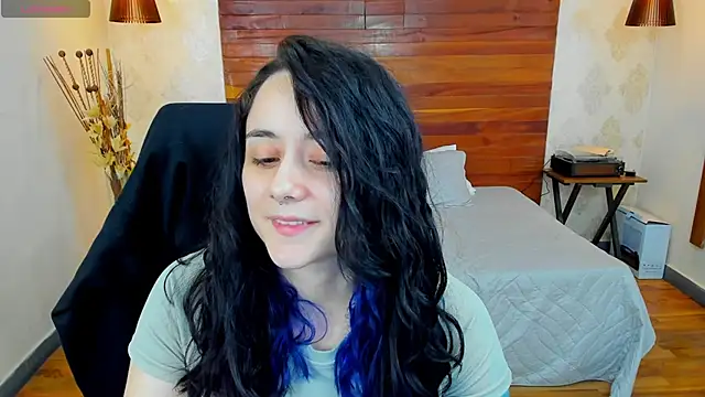 Snapshot of KatherineBond chatting on January 8, 10:16 pm KatherineBond online show from January 8, 10:16 pm