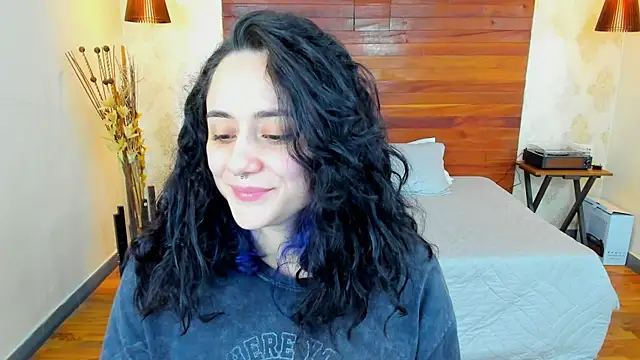 Snapshot of KatherineBond chatting on January 9, 10:41 pm KatherineBond online show from January 9, 10:41 pm