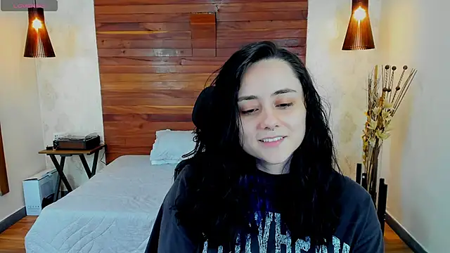 Snapshot of KatherineBond chatting on January 15, 12:09 am KatherineBond online show from January 15, 12:09 am