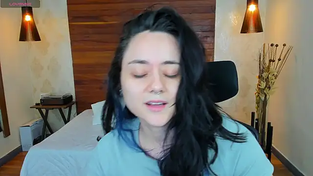 Snapshot of KatherineBond chatting on January 21, 1:39 am KatherineBond online show from January 21, 1:39 am