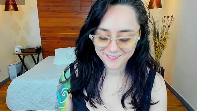 Snapshot of KatherineBond chatting on January 21, 11:55 pm KatherineBond online show from January 21, 11:55 pm